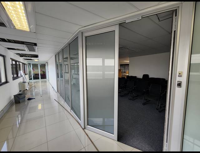 222M² OFFICE TO LET IN PINELANDS